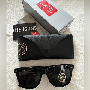 Ray-Ban Wayfarer Sunglasses